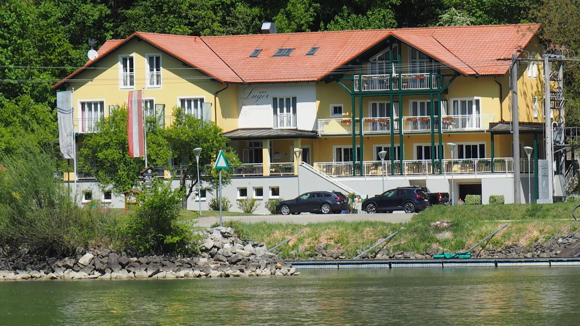 Gasthof-Pension Luger Wesenufer Dış mekan fotoğraf