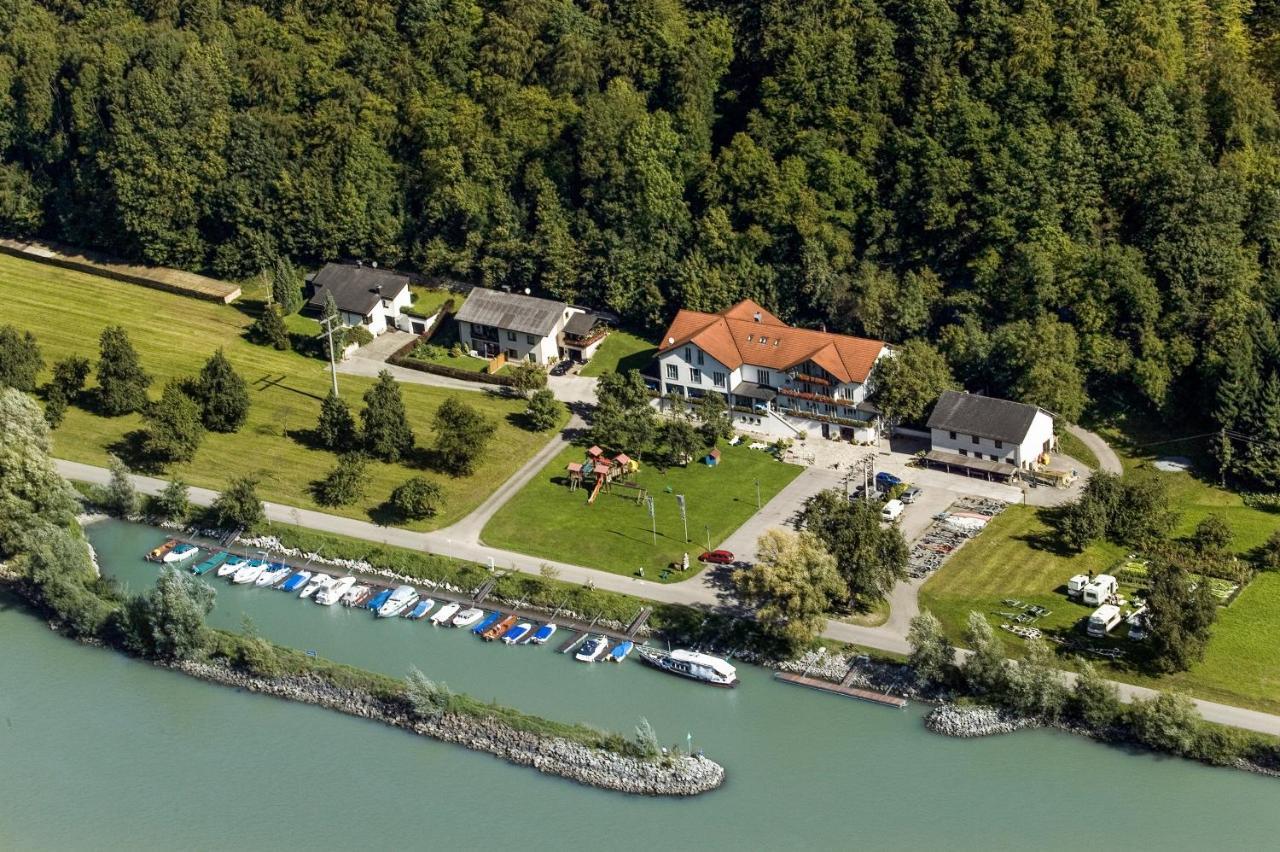 Gasthof-Pension Luger Wesenufer Dış mekan fotoğraf